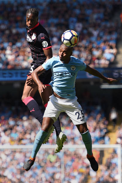 無論場上起 無論場上起