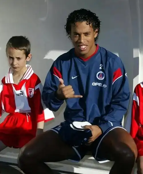 他憑藉兩記 他憑藉兩記